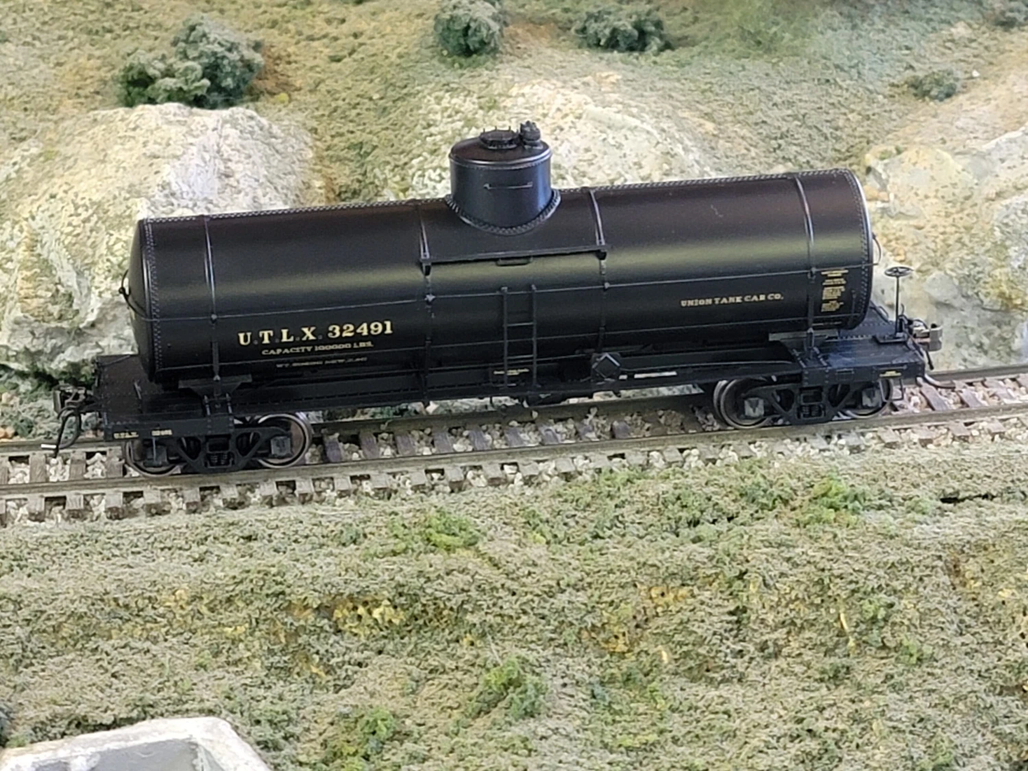 Rapido Trains 159001A HO Scale X-3 Tank Car "1920s"UTLX # Varies 3 Rapido Trains 159001A HO Scale X-3 Tank Car "1920s"UTLX # Varies