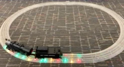 Lionel 2025020 O Gauge Lighted FasTrack O-36 Curve 4 Pack -Lionel Store lionel 2025020 o gauge lighted fastrack o 36 curve 4 pack